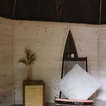 Oku Wooden Pod, Newburgh Priory Estate Chalet