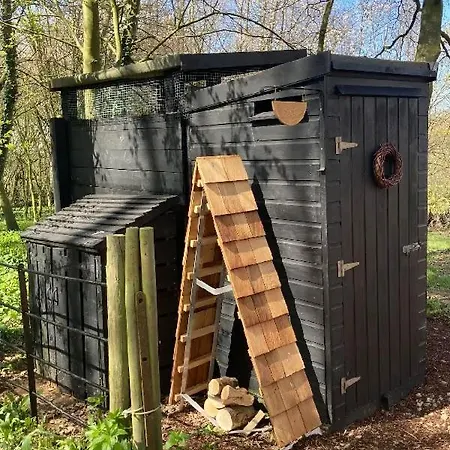 Chalet Oku Wooden Pod, Newburgh Priory Estate