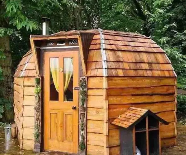 Chalet Oku Wooden Pod, Newburgh Priory Estate *