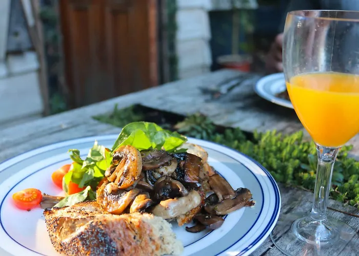 Oku Wooden Pod, Newburgh Priory Estate Chalet