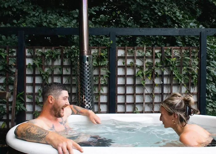 Oku Wooden Pod, Newburgh Priory Estate * York