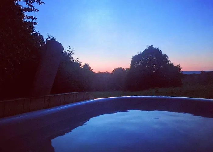 Oku Wooden Pod, Newburgh Priory Estate Chalet York