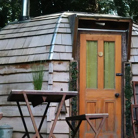 Oku Wooden Pod, Newburgh Priory Estate * York